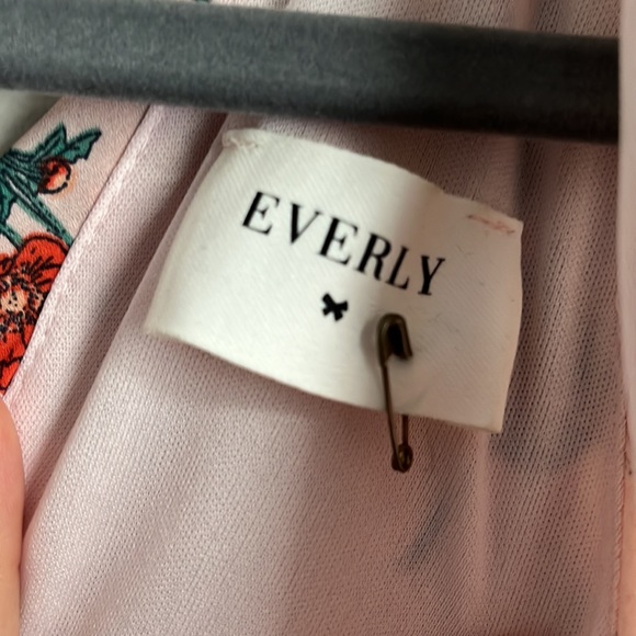 🌈10 Items for $40- 
Everly Flower Dress - Picture 3 of 3